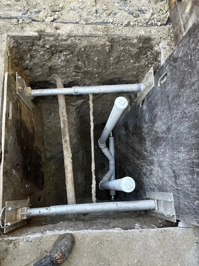 Experienced plumber completing Drain Cleaning work in Little River